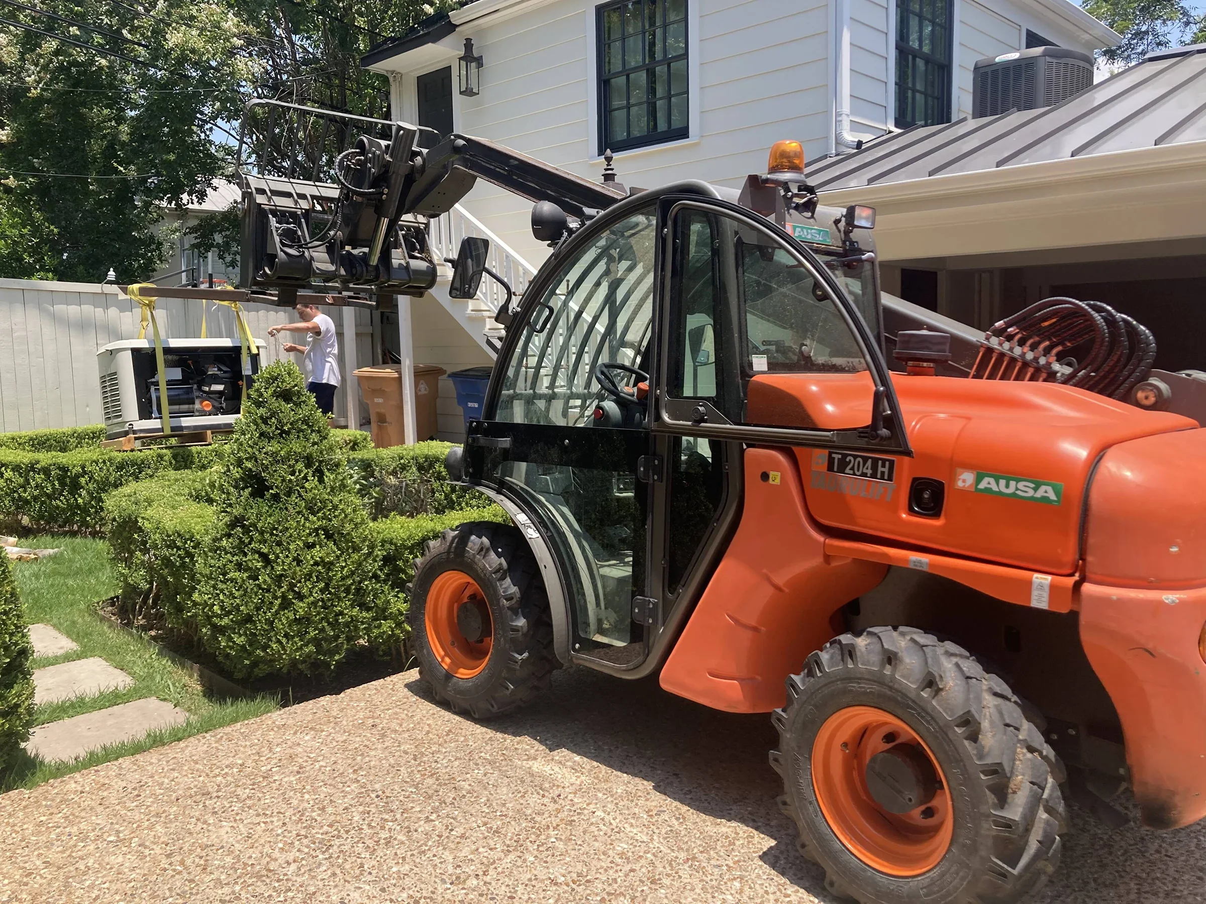 Backyard shed being demolished and hauled off by Duke's Junk Recycling in Austin, TX